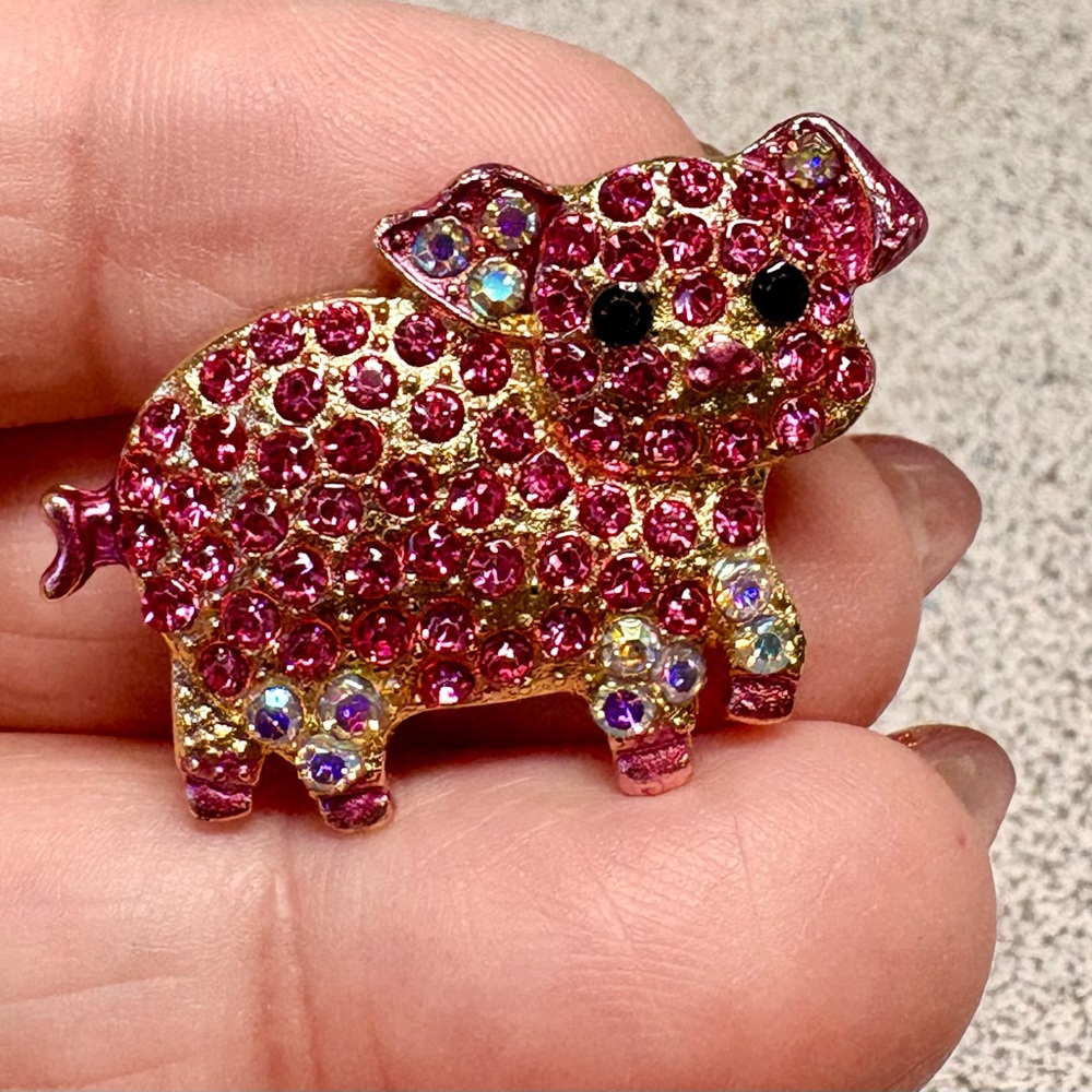 Pretty pink Pig Brooch Pin
